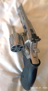 Taurus M689 revolver