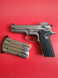 Smith & Wesson  5906