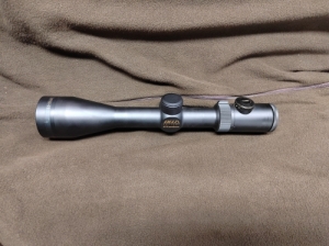Delta Titanium HD 2.5-10x50, pirospontos cltvcs 