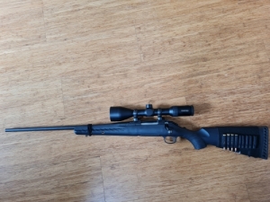 Balkezes Ruger 243 win.