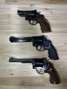 22lr kiskaliber ,  357 magnum revolver