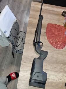 Ism�tl� hossz� huzagolt goly�s
