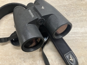 Keres�t�vcs� Swarovski 10x42