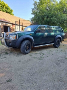 Nissan D22